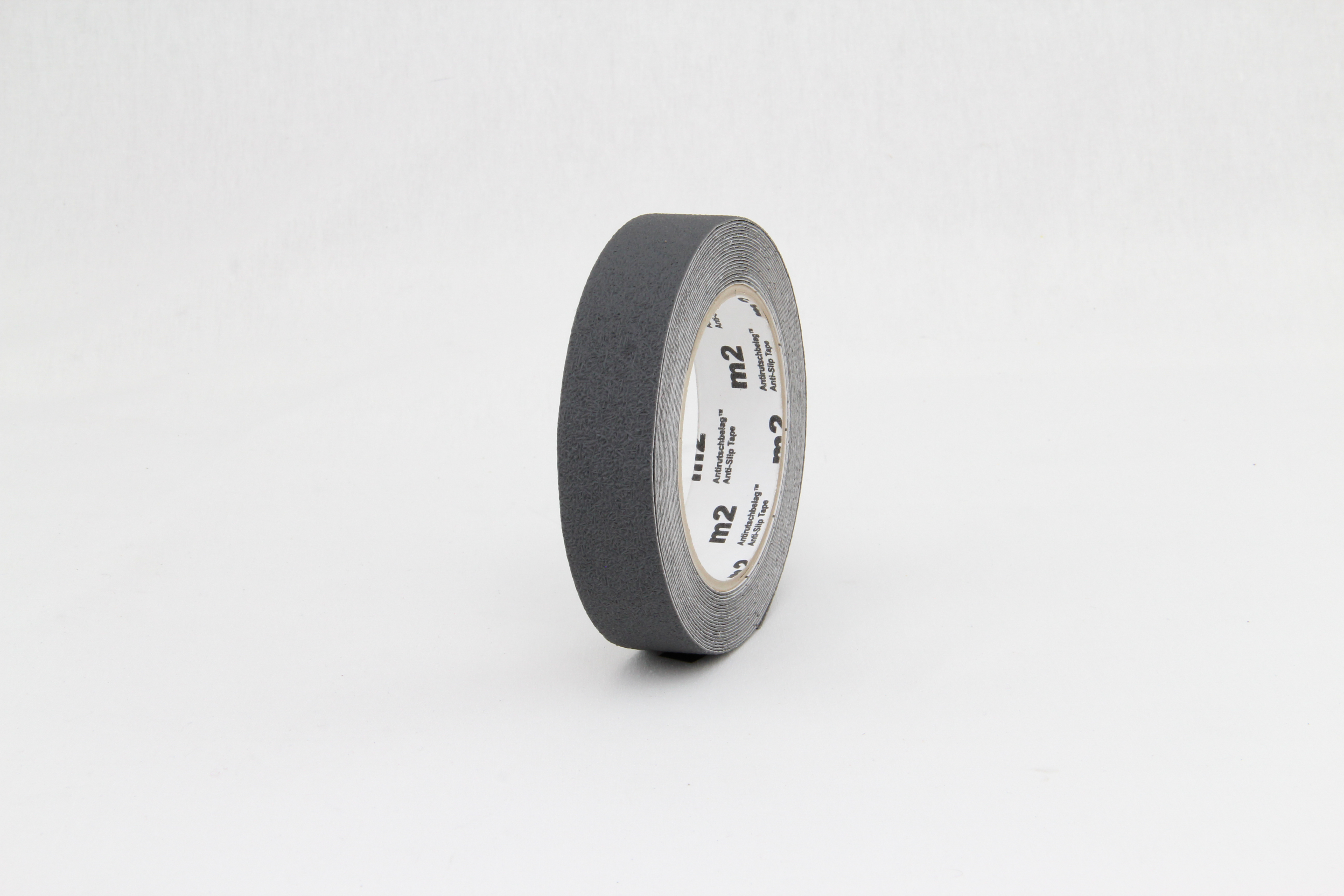 Der graue Antirutschbelag Easy Clean von TR-M3A Mehlhose bietet Sicherheit und Komfort mit einfacher Montage und effektiver Rutschhemmung für Ihre Räume.