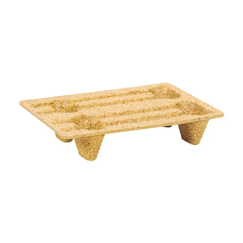 Die Pressholzpalette F46 von Holzbau Siegfried Bauer GmbH ist eine leichte, kosteneffiziente Palette aus recyceltem Holz, ideal für den Transport kleiner Waren.