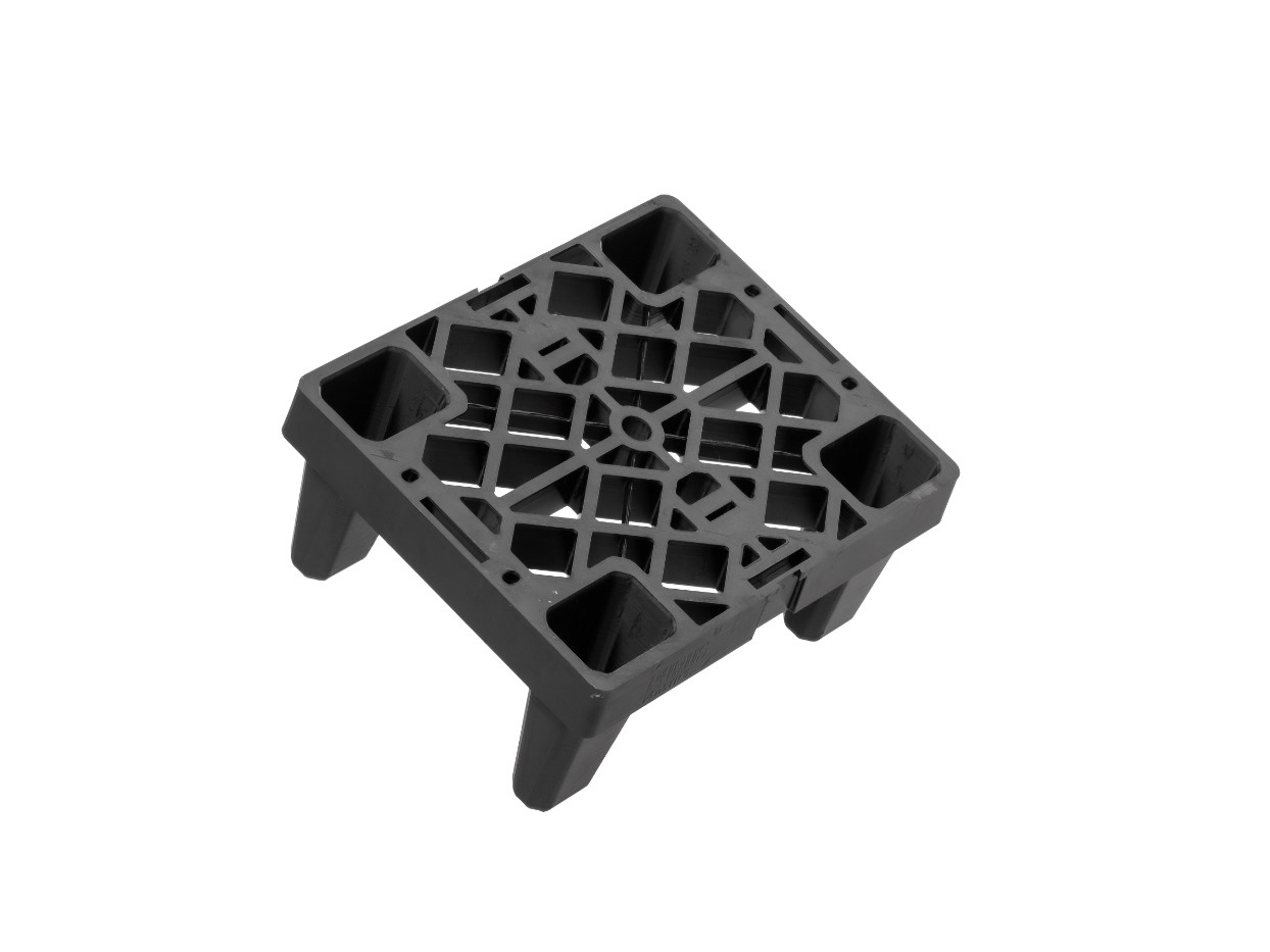 Kompakte, leichte Kunststoff-Displaypalette von Traydon GmbH, ideal für kleine Warenpräsentationen. Maße: 300x400x140 mm, Gewicht: 1 kg, Farbe: Schwarz.