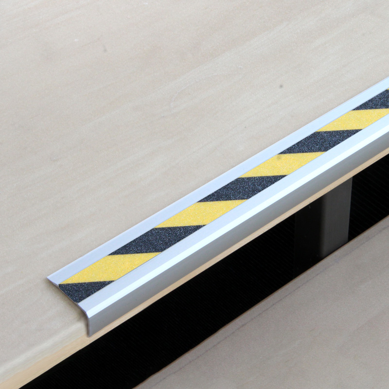 Antirutschtreppenkantenprofil Aluminium m2 Easy Clean schwarz/gelb 53x800x31mm