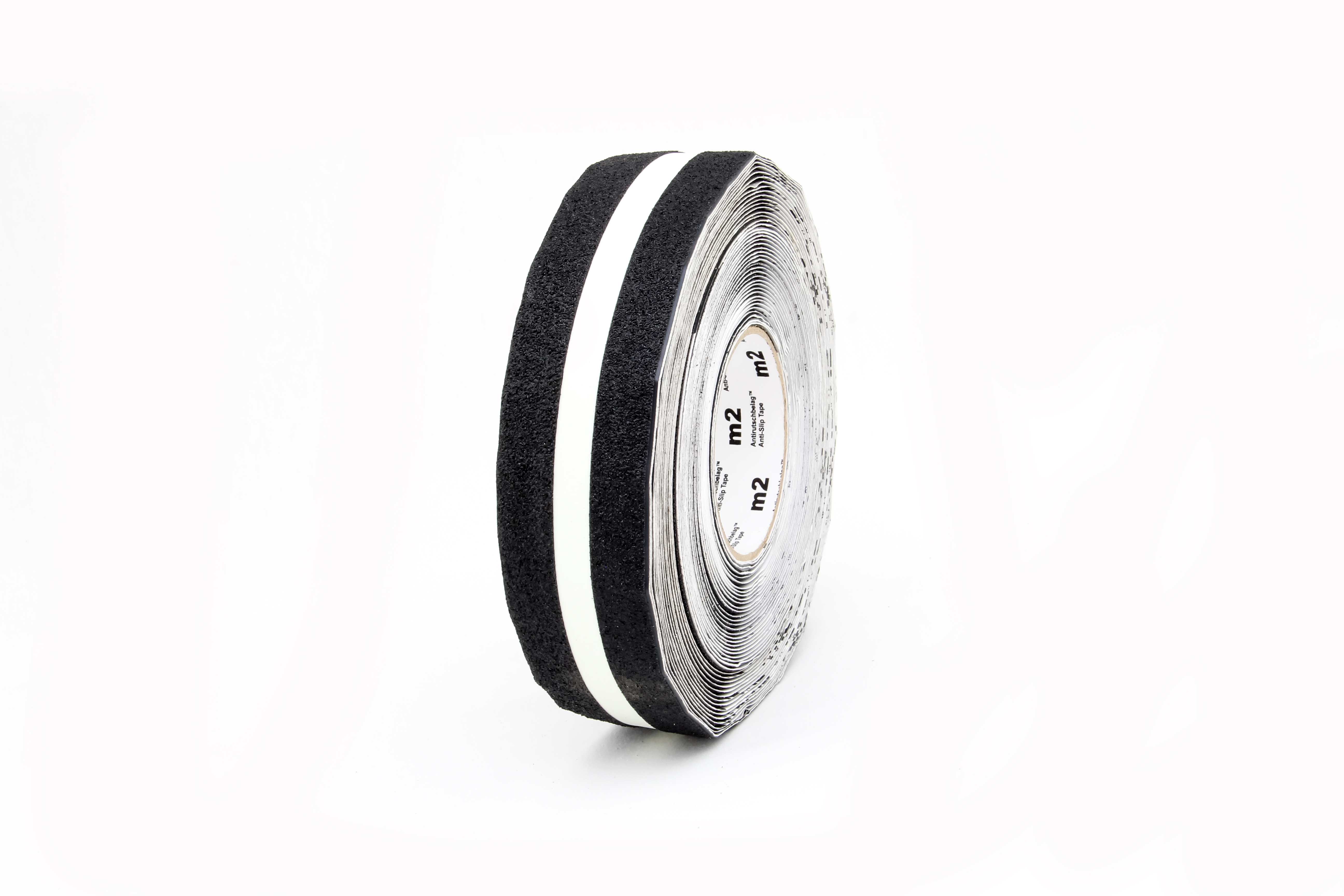 Das Produktbild zeigt den m2-Antirutschbelag von Mehlhose Antirutschprodukte GmbH, schwarz mit nachleuchtenden Streifen, Rolle 50mm x 18,3m.