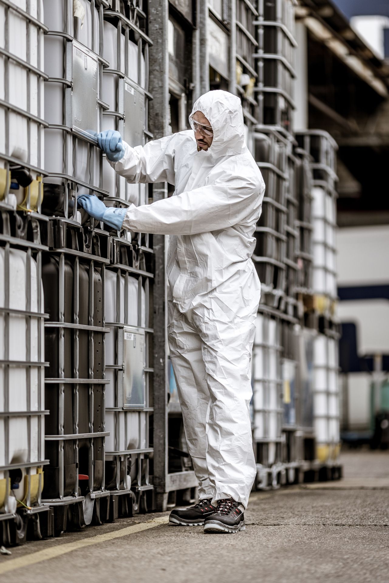NITRAS Schutzoveralls – zertifizierter Ganzkörperschutz