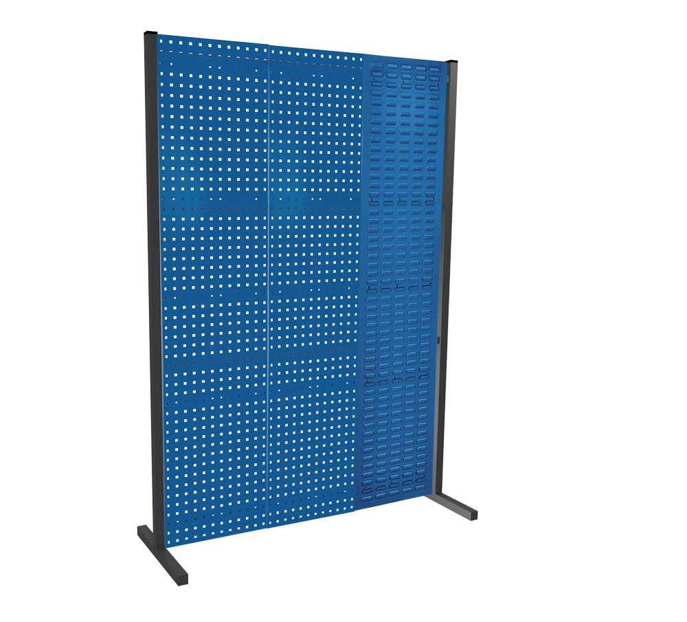 Das ®RasterPlan Trennwand Einzelfeld (L1500 mm, H2000 mm) in RAL 5010 bietet flexible, modulare Lösungen mit Loch- und Schlitzplatten für geordnete Arbeitsbereiche.
