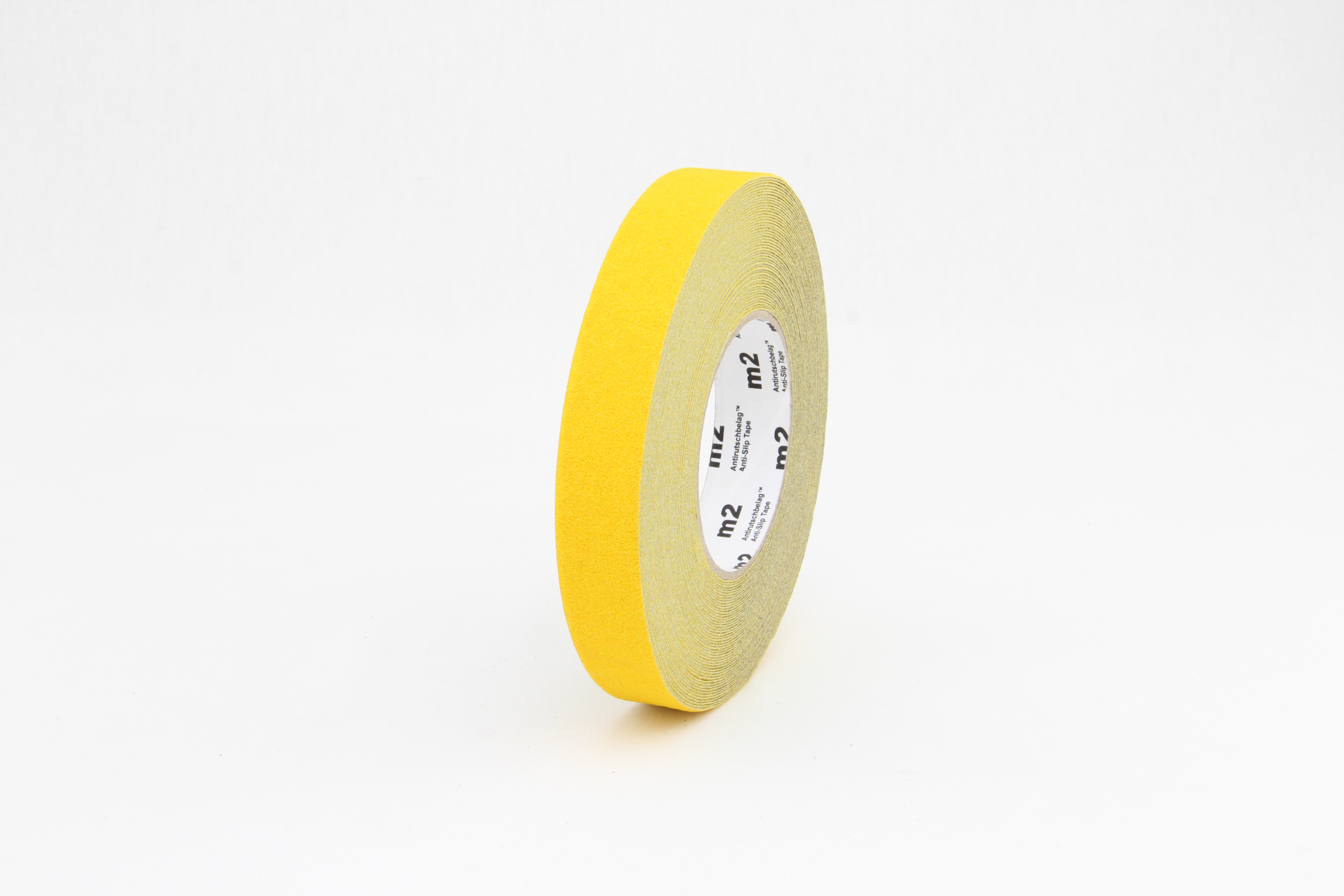 Gelber, verformbarer Antirutschbelag von Mehlhose, 25mm x 18,3m Rolle. R13 Rutschhemmung, ideal für glatte, feuchte Böden. Einfach zu montieren, langlebig und UV-stabil.