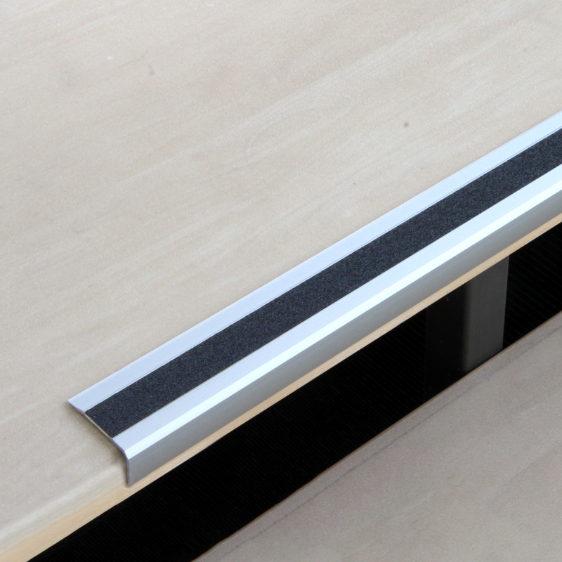 Antirutschtreppenkantenprofil Aluminium m2 Easy Clean schwarz 53x610x31mm
