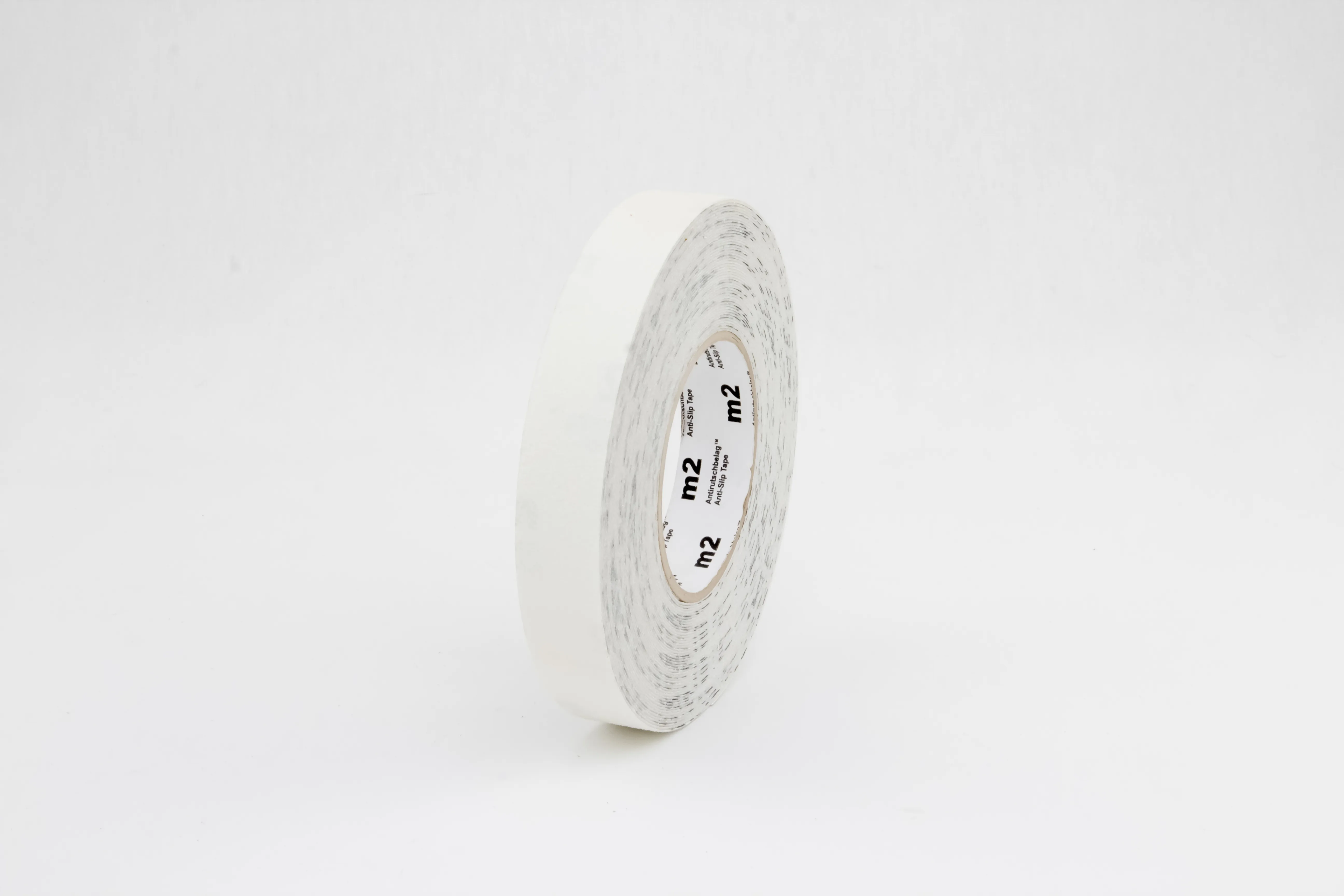 Das Produktbild zeigt den m2-Antirutschbelag von Mehlhose, eine transparente Rolle (25mm x 18,3m), die für maximale Sicherheit auf verschiedenen Oberflächen sorgt.