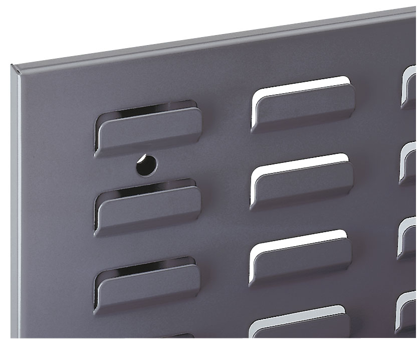 Die ®RasterPlan Schlitzplatte in Schiefergrau (500x450 mm) von Kappes Systeme GmbH bietet flexible Organisation mit robustem Stahl und vielseitiger Zubehörintegration.