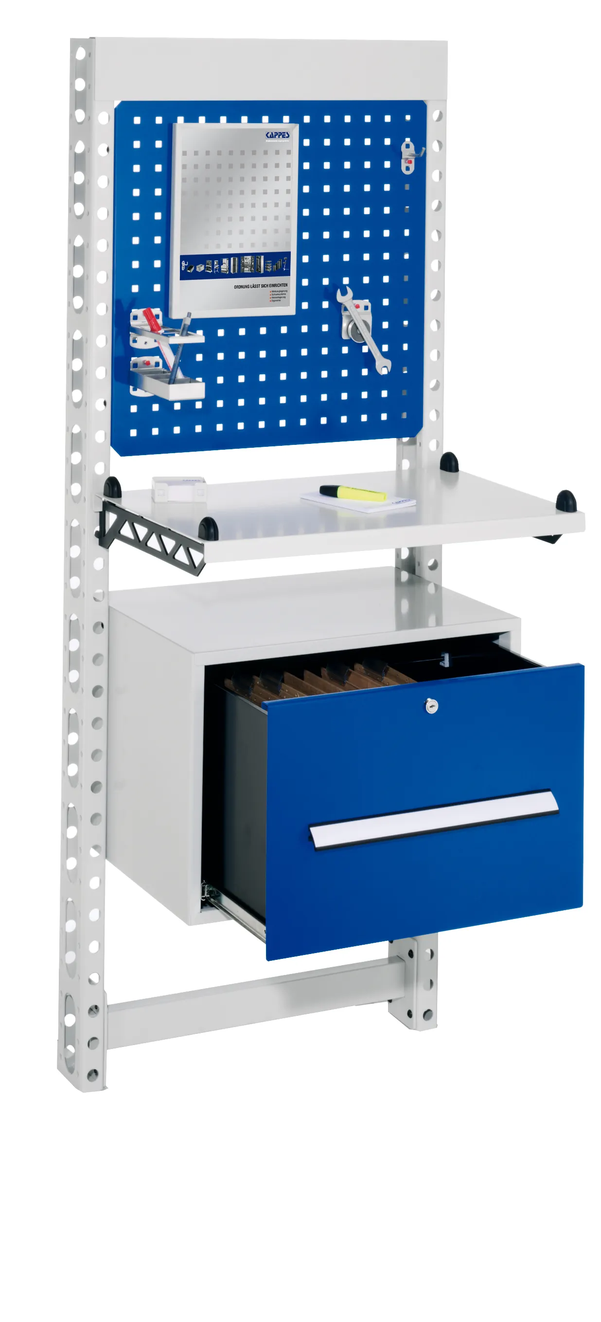ErgoPlus Steharbeitsplatz von Kappes Systeme: Robustes, ergonomisches Wandmodul für Industrie, mit Infoleiste, Ablageboden und verstellbaren Schubladen. Ideal für effizientes Arbeiten.