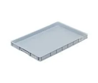 Das Bekuplast Tray TR9642-143n, 638 x 424 x 52 mm, bietet robuste, geschlossene Seiten und Griffe f?r sicheren Transport, leicht und langlebig.